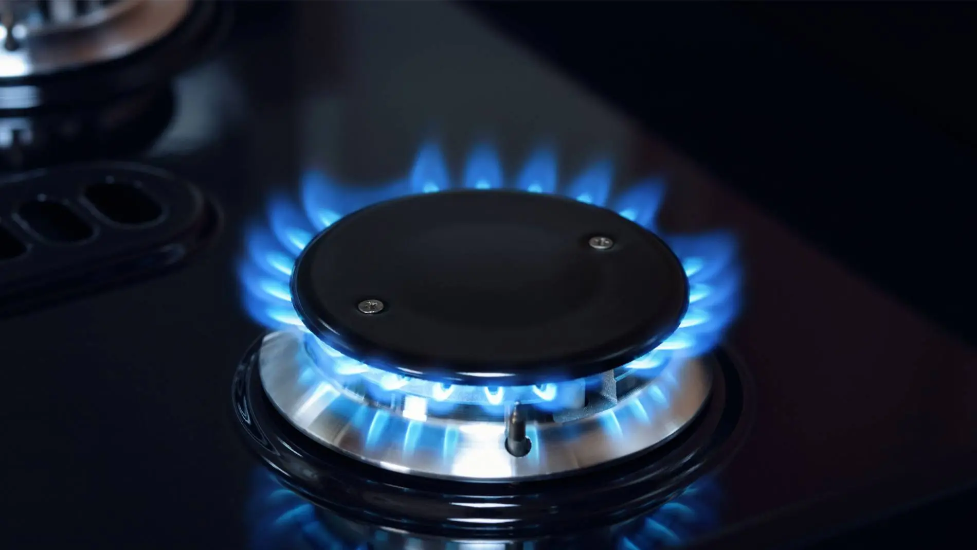 Blue gas flame on a cooker hob fitted by Bolton Domestic Gas Services Wolverhampton